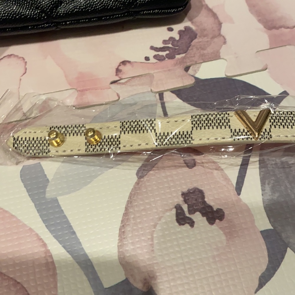Bracelet - Picture 3 of 3